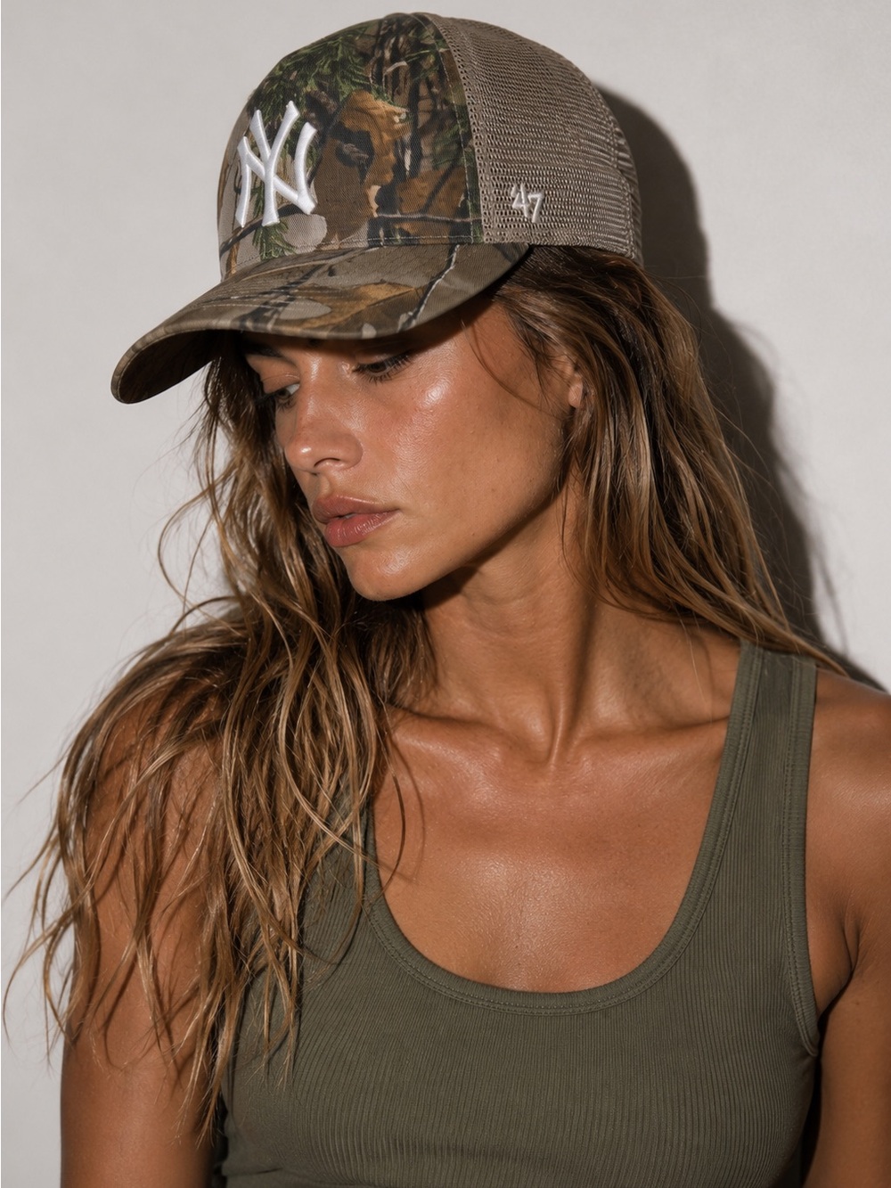 NY Yankees MLB 47 Women's Camo Mesh Back Trucker Hat - Olive/Tan